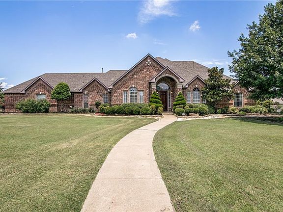 4th image of 405 High Meadow Ln