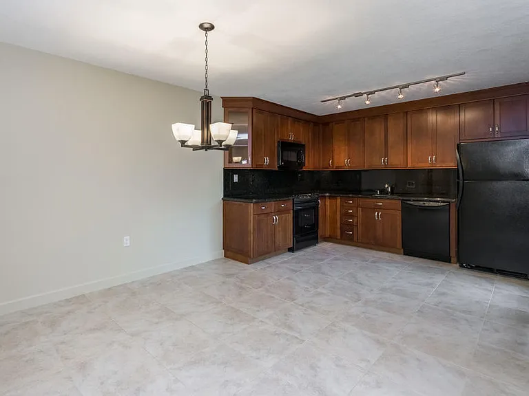 818 8th Ct — Photo 4