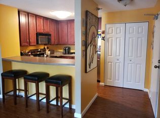 5978 Chasewood Pkwy APT 204, Minnetonka, MN 55343