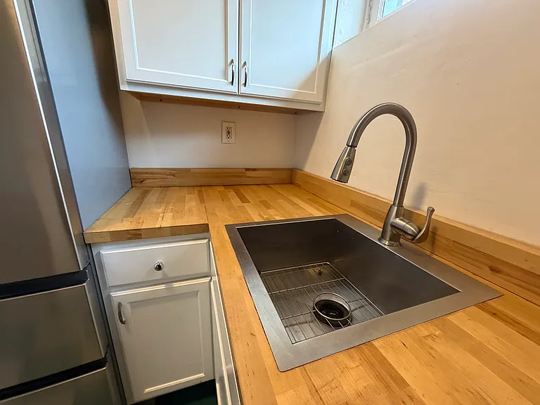 153 Allen St — Photo 23