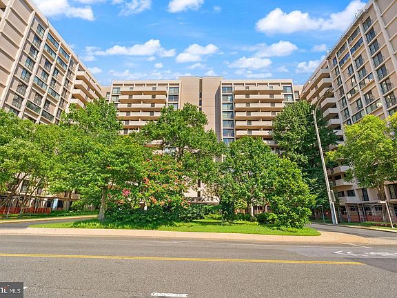 4th image of 4141 N Henderson Rd APT 1215