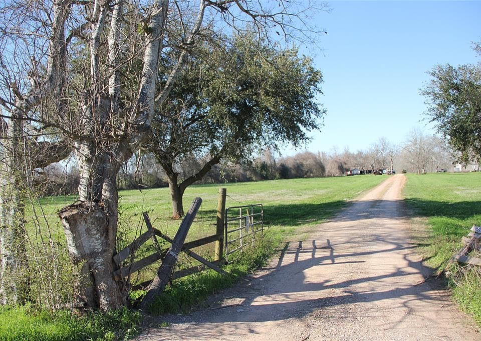 2nd image of 4514 Fm 1489 Rd
