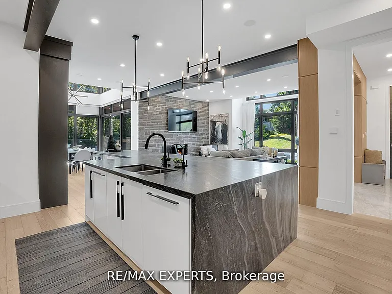 7 Woodvalley Dr — Photo 9