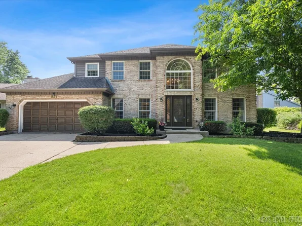 621 Dilorenzo Dr, Naperville, IL 60565