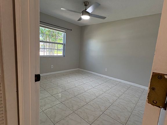 5th image of 668 Riverwoods Cir