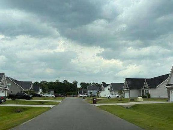 Exterior Neighborhood (street photo)