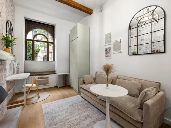 221 West 21st Street 1A image 1 of 12