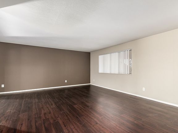 5th image of 11021 W Elk Ave