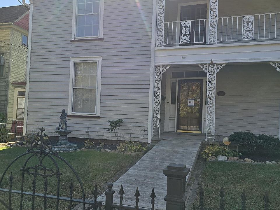 1st image of 901 Green St #1