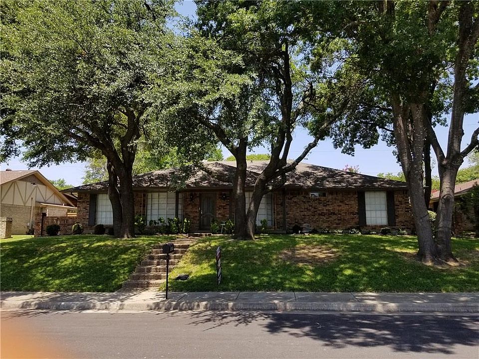 1st image of 929 Clear Springs Dr