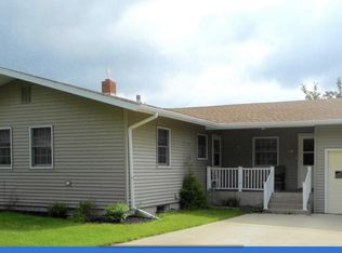 1146 3rd Ave NW, Valley City, ND 58072