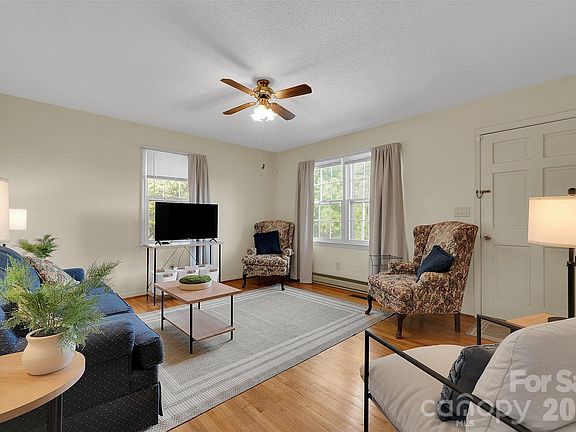 4th image of 1855 Eastview Rd