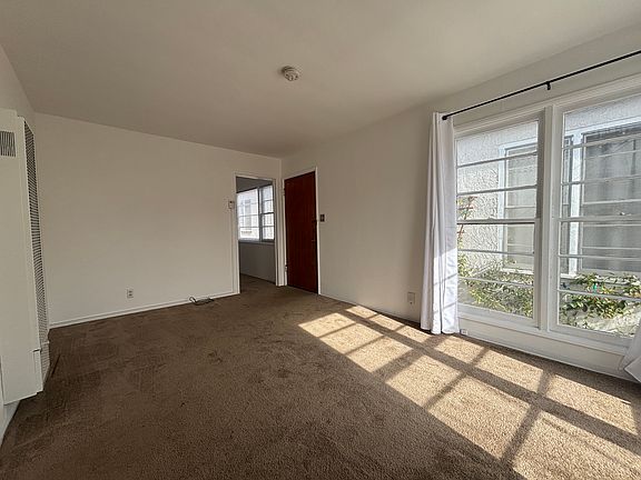 5th image of 1027 Opal St