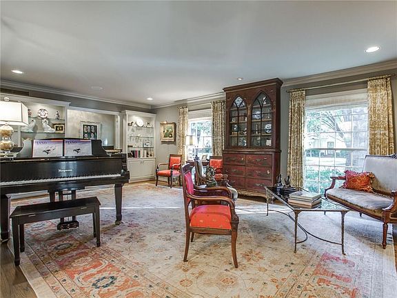 5th image of 4672 Belclaire Ave