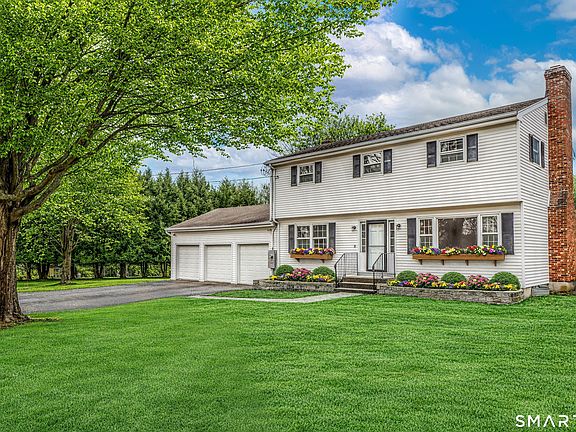 2nd image of 408 Hut Hill Road