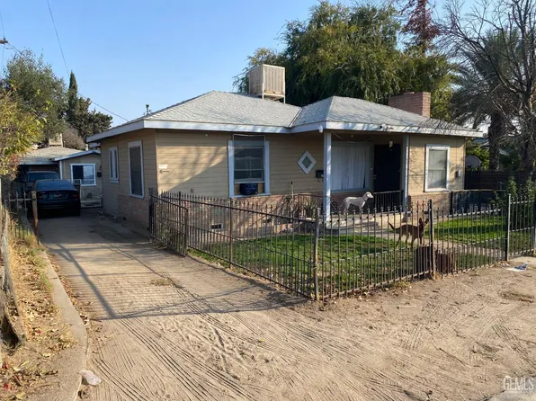 1529 Palm Dr, Bakersfield, CA 93305