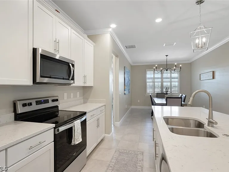 3425 Hampton Blvd — Photo 8