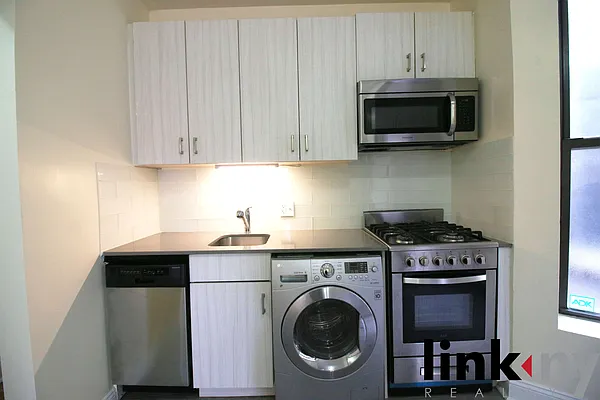 Rented by Link NY Realty | media 34