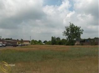 595 S Glaspie St, Oxford, MI 48371