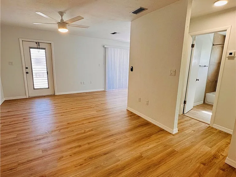 4931 Vincennes Ct #7 — Photo 8