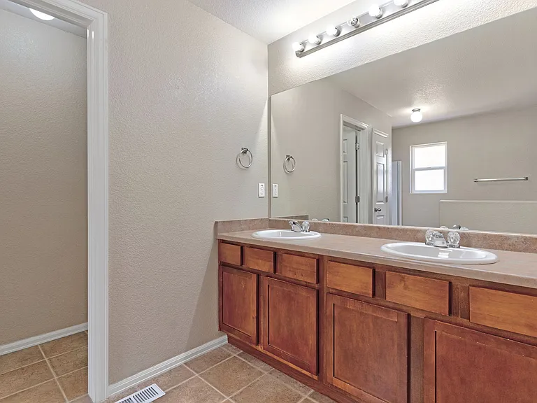 2228 Inspiration Ln — Photo 24