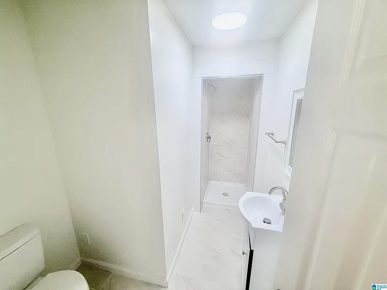 1408 Avenue D — Photo 4
