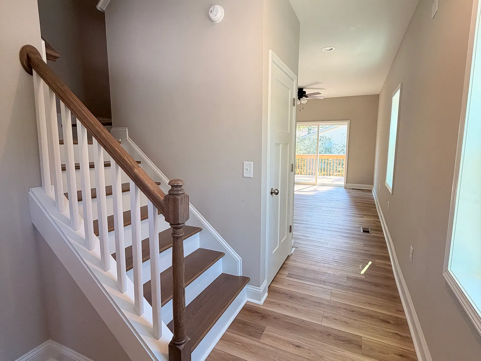 3 bed, 2.5 bath, 1470 sqft, $2,000 — Photo 4