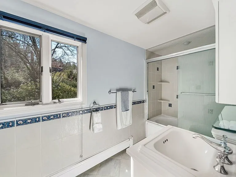 39 Kings Grant Rd — Photo 21
