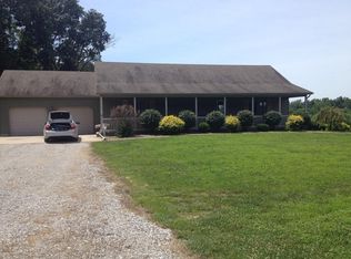 2521 E Snapshot Rd, Woodlawn, IL 62898