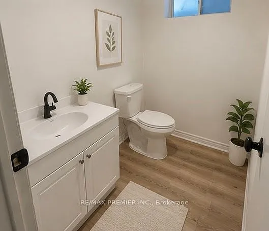 11 Seneca Ave #LOWER — Photo 6