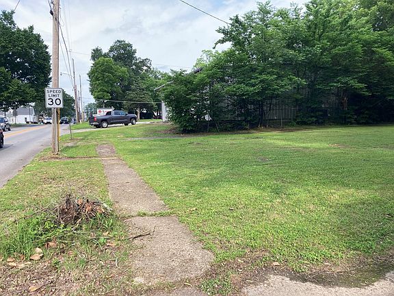 2nd image of 507 W Race Ave