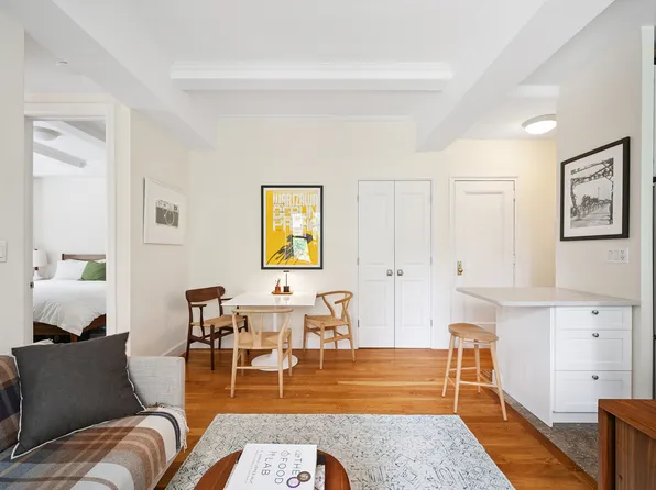 599 West End Avenue image 2 of 15