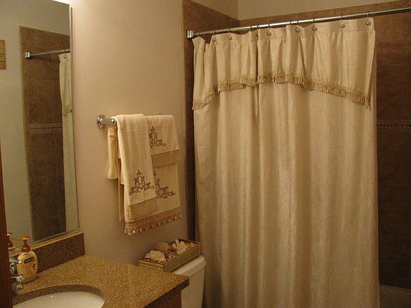5th image of 4450 S King Dr #1S