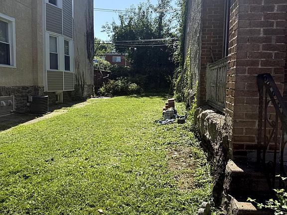 5th image of 610 E Locust Ave
