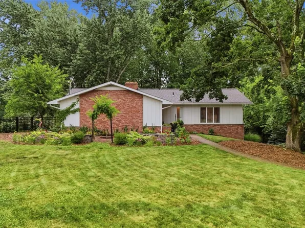 1538 King Charles Dr, Pittsburgh, PA 15237