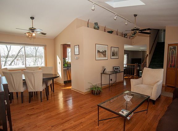 5th image of 574 Hiawatha Dr