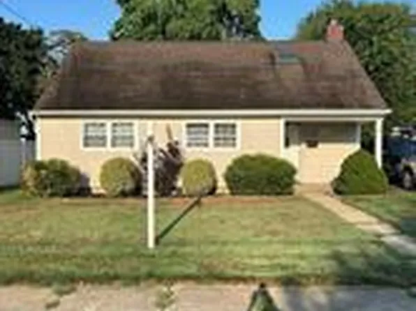 31 William Street, Copiague, NY 11726
