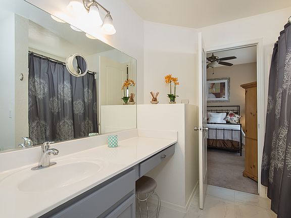 2nd image of 3118 W Santa Cruz Ave