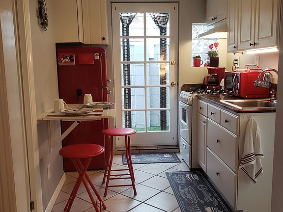 kitchen with entrance from the side yard