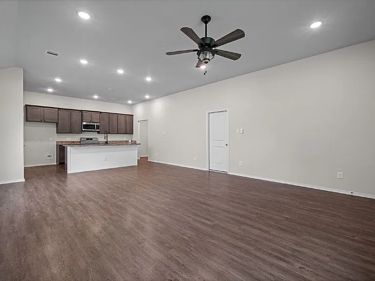 709 Little River Dr — Photo 6