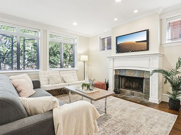 3rd image of 2714 N Lehmann Ct APT 4S