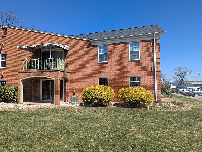 Chateau Riviera — Photo 19