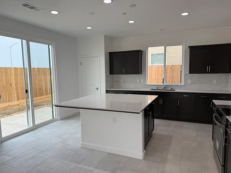 2858 E Tierra Dr — Photo 6