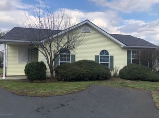 21 Carnaby Close, Freehold, NJ 07728