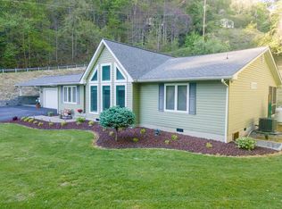 1148 Sierra Dr, Oakwood, VA 24631