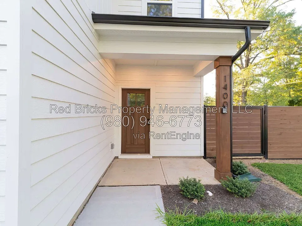 1400 Winston Dr