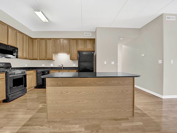 4th image of 5036 W Pensacola Ave Unit 203