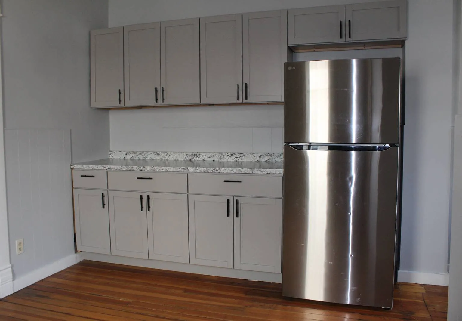 3 bed, 1.0 bath, $1,500 — Photo 3