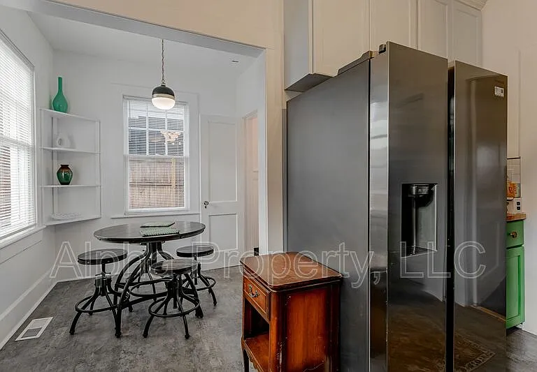 710 Augusta St — Photo 10