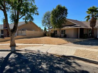 421 Royal Cir, Corona, CA 92879